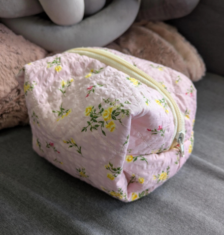 Pink ditsy makeup bag